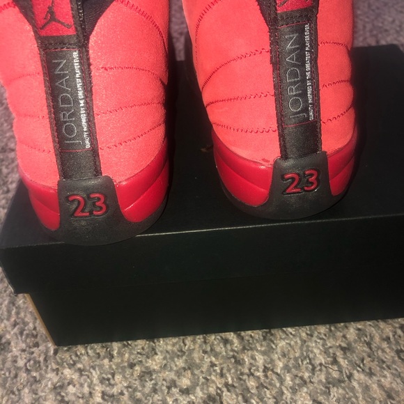 Jordan Retro 12 Reverse Flu Game Varsity Red/Black - Picture 3 of 5